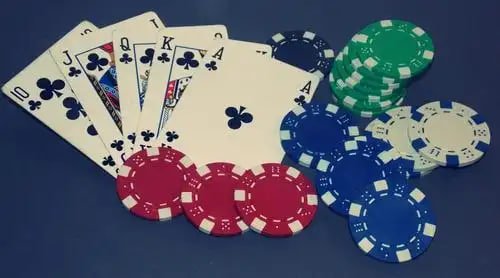 Bangladesh adult viewing live casino tables with mobile privacy in mind